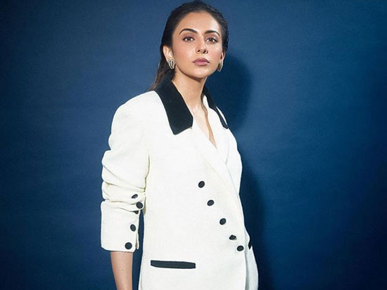 Ravishing Poses Of Rakul Preet Singh